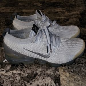 NIKE Women's White/Metallic Silver Air Vapo